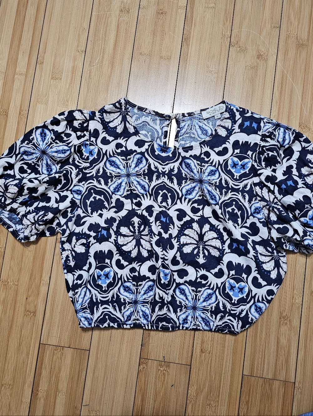 Rachel Zoe Navy and White Cropped Blouse with Blue Floral Motif Sz L